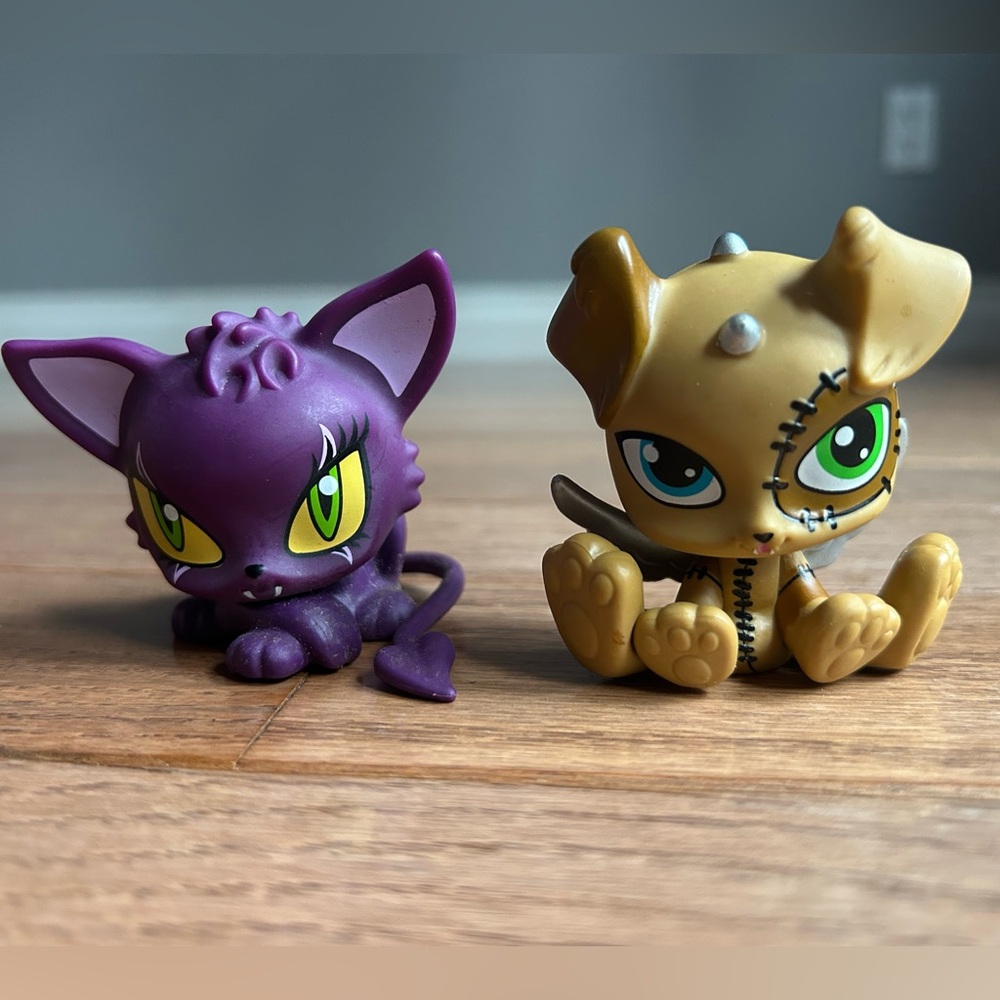 Monster High vinyl pet figures